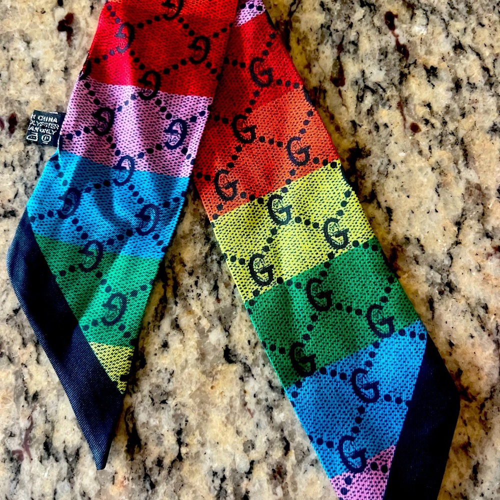 G scarf new